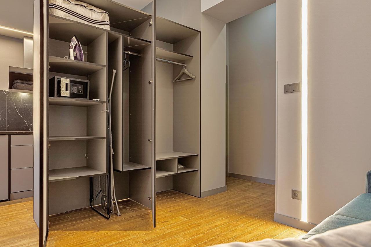 Central Family Boutique Apartments 2 ลวีฟ ภายนอก รูปภาพ