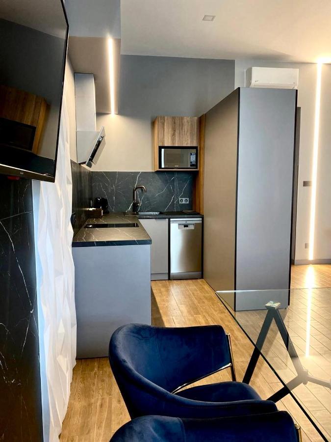 Central Family Boutique Apartments 2 ลวีฟ ภายนอก รูปภาพ
